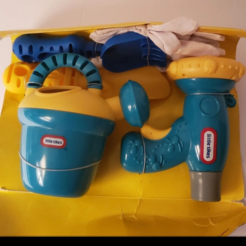 🔥Vintage Littke Tikes Garden Tool set Rare New VERY HTF